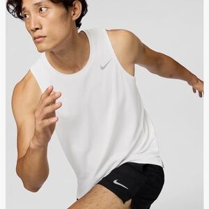Nike Dri-FIT Gray Lightweight Running Tank Top Silver Logo NWT Medium PTP 22